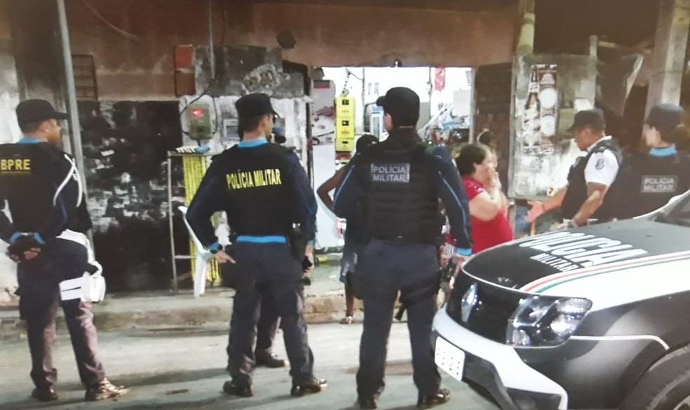 ApÃ³s o atentado o policiamento na regiÃ£o foi reforÃ§ado para tentar encontrar os suspeitos. â?? Foto: Rafaela Duarte/Sistema Verdes Mares