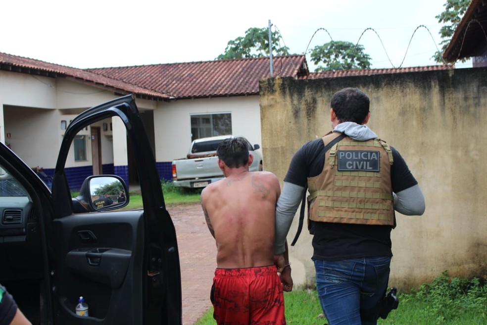 Preso na Operação "A Rota" chegando na Seccional de Rurópolis — Foto: Polícia Civil/Divulgação