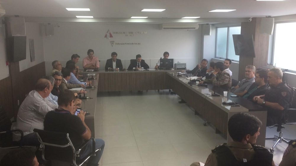 Polêmica da final: Cruzeiro lamenta falta de torcida dividida; Atlético-MG diz estar cumprindo regulamento