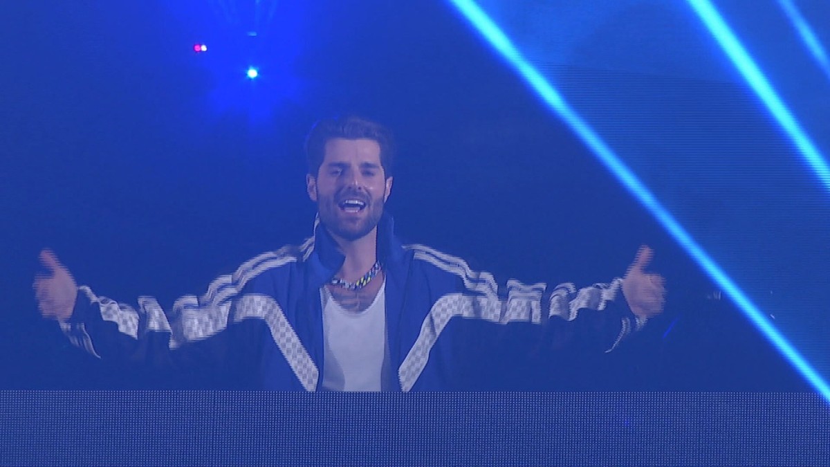 Alok faz espetáculo de luzes e tira parte das músicas em disputa com DJs americanos do Lolla |  Lollapalooza 2022