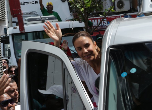 Ivete Sangalo (Foto: Denilson Santos, Daniel Delmiro, JC Pereira, Raphael Castello, Wallace Barbosa e Wesley Costa/AgNews )