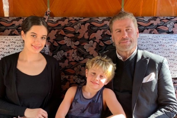 John Travolta com os filhos, Ella e Benjamin (Foto: Reprodução/Instagram)
