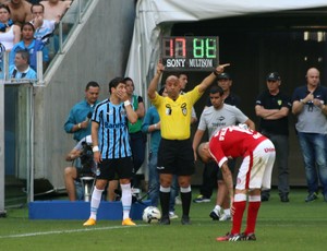 Sacrifício compensa e Giuliano seguirá tratamento para jogar até final do ano
