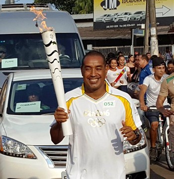 Ex-Fla, Bujica conduz Tocha Olímpica no Acre: Emoção muito grande