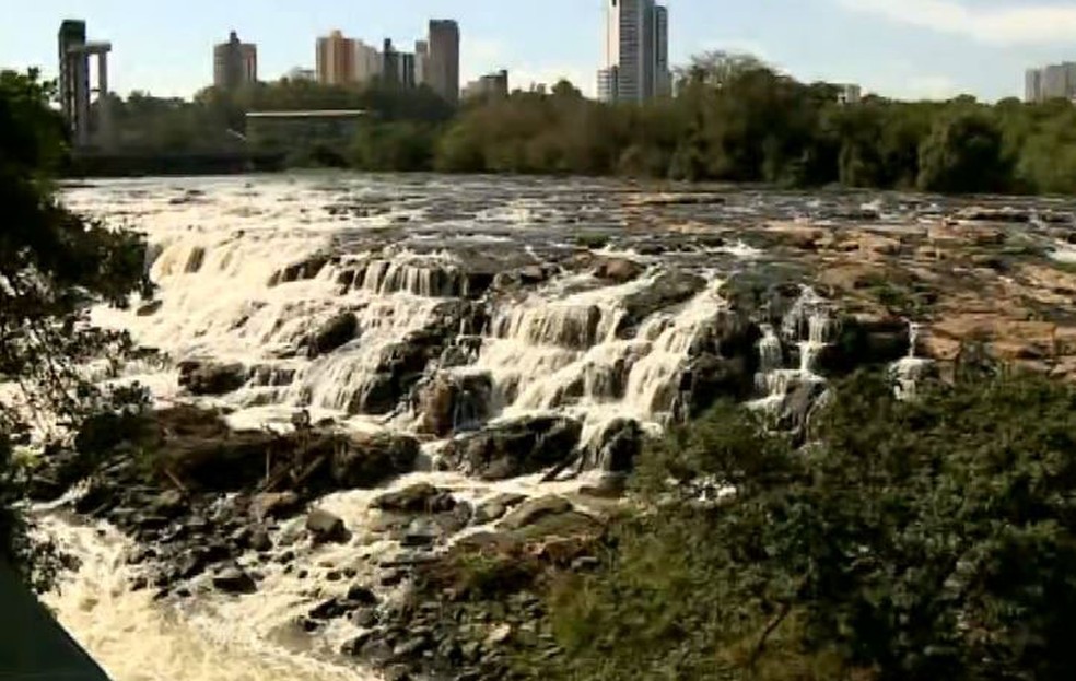Rio Piracicaba estÃ¡ com vazÃ£o 61% menor do que a mÃ©dia histÃ³rica para junho (Foto: Ronaldo Oliveira/EPTV)