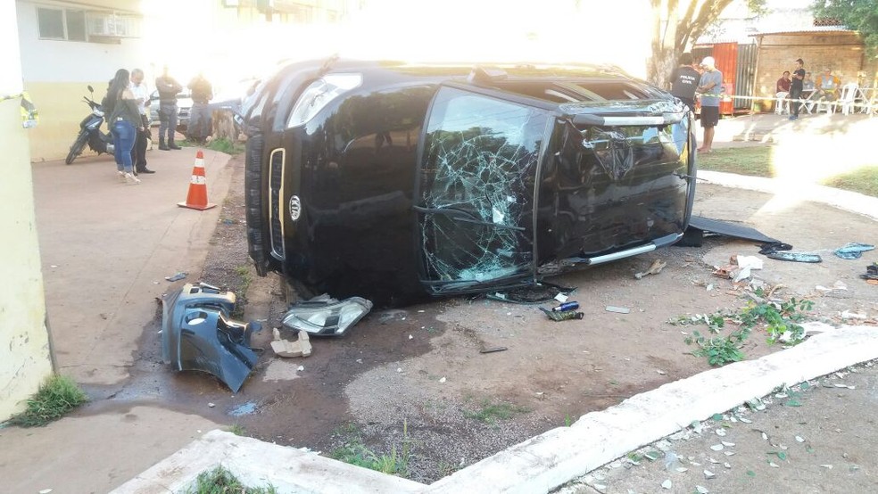 Segundo a PM, ocupantes do carro voltaram de uma tabacaria em Cuiabá (Foto: Polícia Civil de MT/Assessoria)