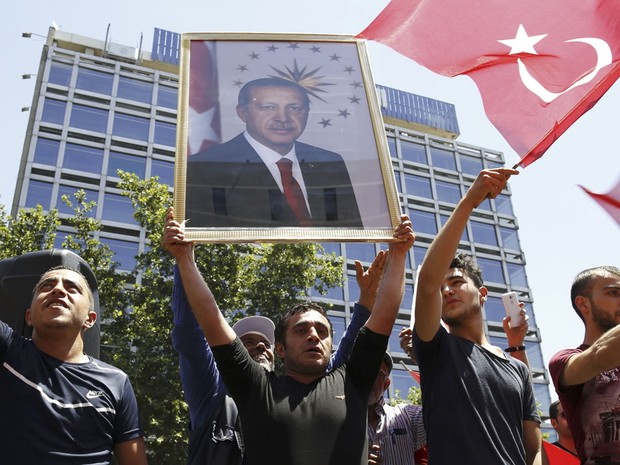 Partidários do presidente turco, Tayyip Erdogan, em Ancara. (Foto:  REUTERS/Tumay Berkin)
