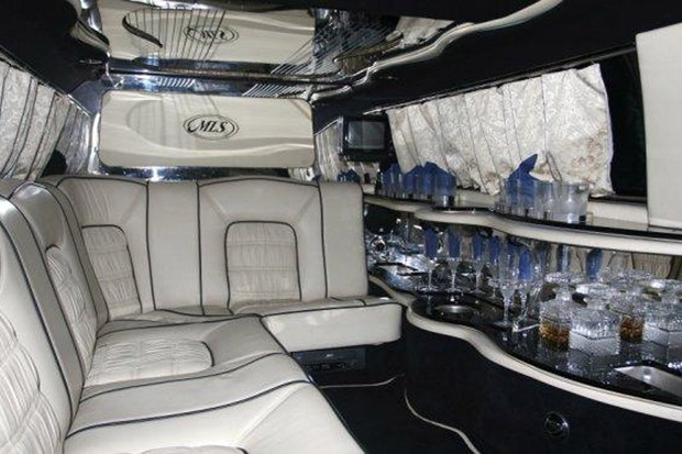 O interior do Rolls-Royce Silver Spur II 1990 (Foto: ReproduÃ§Ã£o)