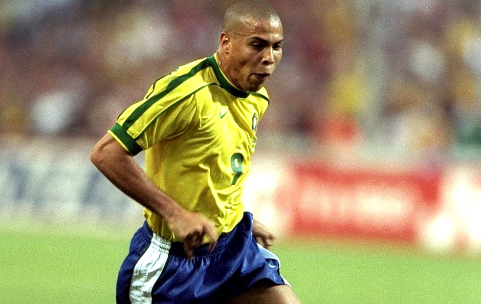 Mais Cinco Minutos - Após o término da Copa de 2002, a FIFA, além de eleger  o melhor jogador do Mundo, listou também os melhores jogadores de cada  posição. O goleiro que
