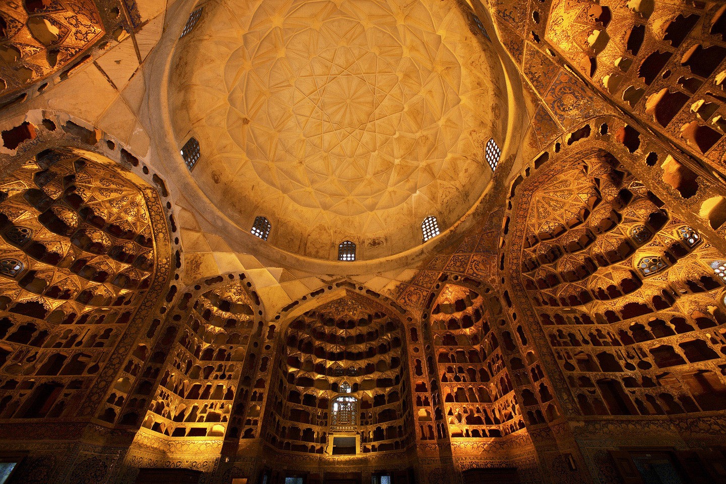Interior do Mausoléu do Sheikh Safi-ad-din Arbabili (Foto: Reprodução)
