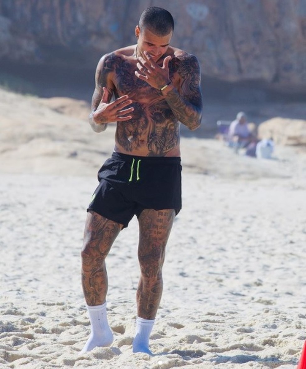 Kenedy tem realizado trabalhos físicos no Rio de Janeiro — Foto: Reprodução