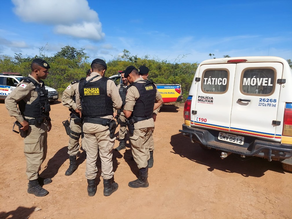 Vítimas foram deixadas amarradas em uma plantação de eucalipto nas proximidades da cidade — Foto: Francyne Perácio/Inter TV
