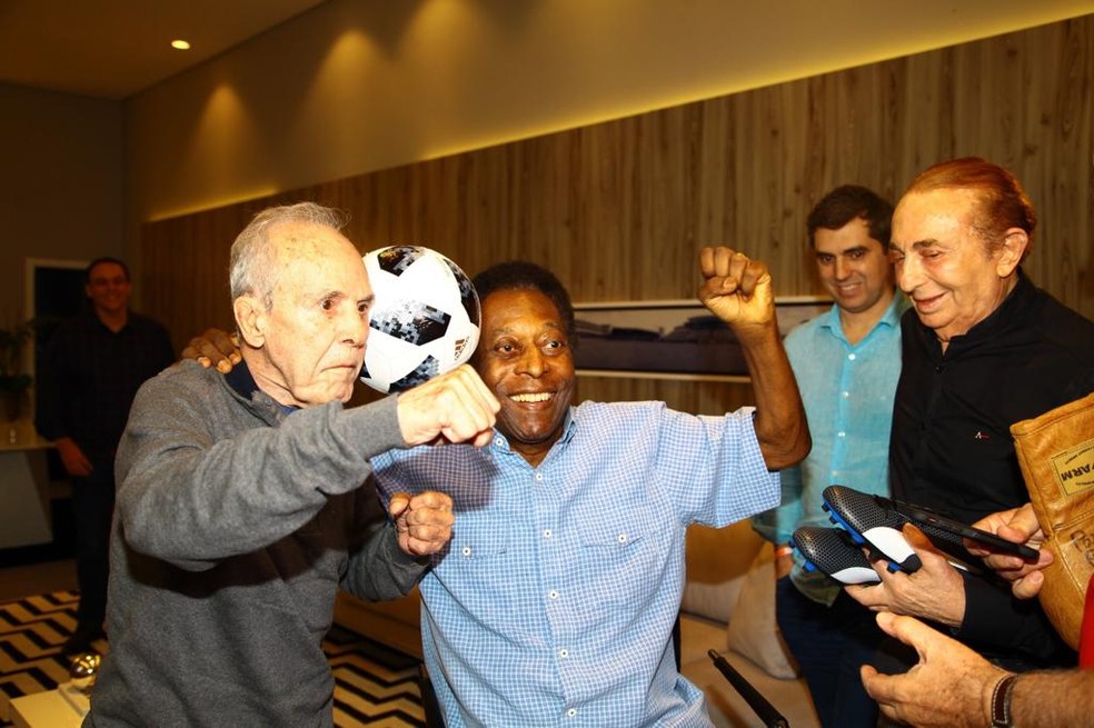 Ã‰der Jofre e PelÃ© se encontraram na Ãºltima quarta-feira, em Santos â€” Foto: DivulgaÃ§Ã£o / RevoluÃ§Ã£o ComunicaÃ§Ã£o