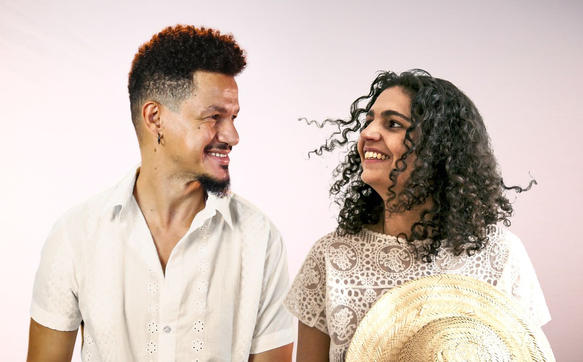 Luiza Brina volta a seguir a toada do primeiro álbum solo em reedição que inclui a faixa com Zé Manoel |  Weblog do Mauro Ferreira