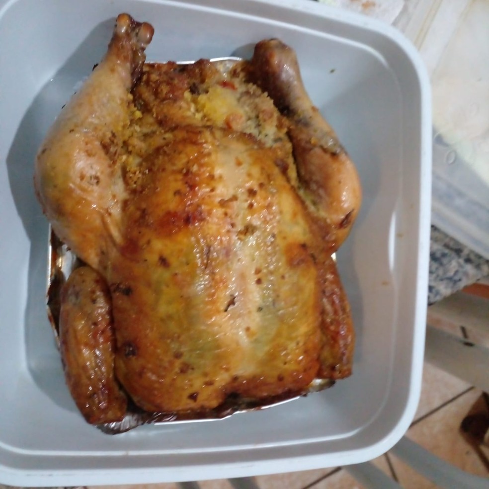 Menino de 10 anos teve o pedido do frango atendido após uma doação anônima em Garça (SP) — Foto: Marcelo da Silva/Arquivo pessoal