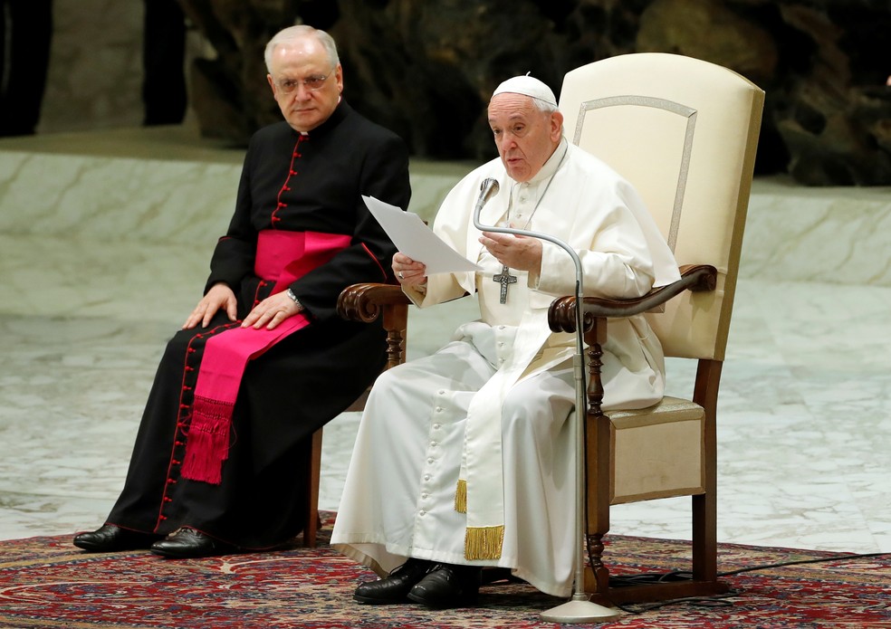 Papa Francisco em audiência semanal nesta quarta-feira (12) no Vaticano — Foto: Remo Casilli/Reuters