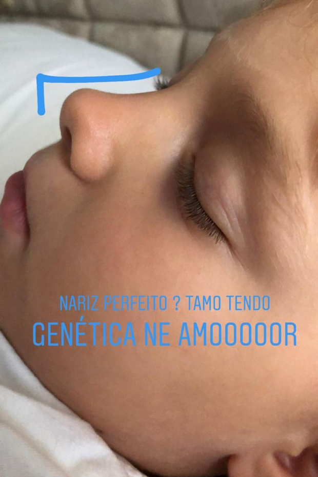 Carol Dantas mostra "nariz perfeito" de Davi Lucca (Foto: Reprodução/Instagram)