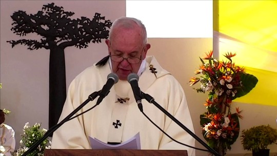 Em missa em Madagascar, papa Francisco ataca 'cultura do privilégio'