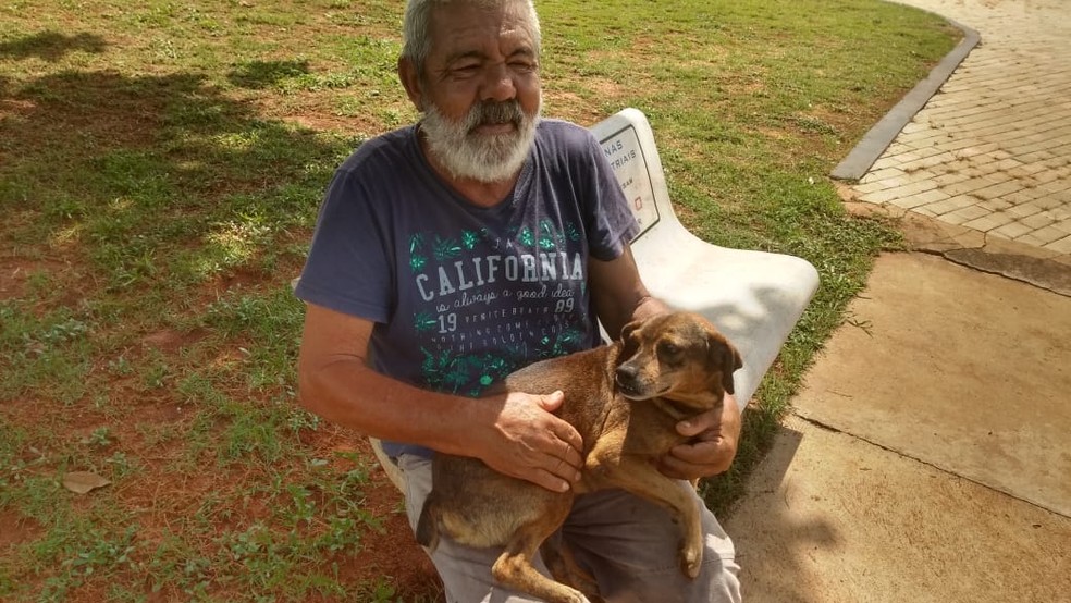 Dono de cachorro que o esperou na porta do hospital morre em Iacanga — Foto: Arquivo Pessoal/Sérgio Mattos