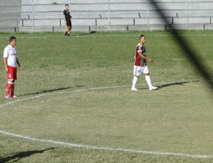 Dodô foi uma das atrações do jogo, que teve oito gols (Foto: Richard Mendes)