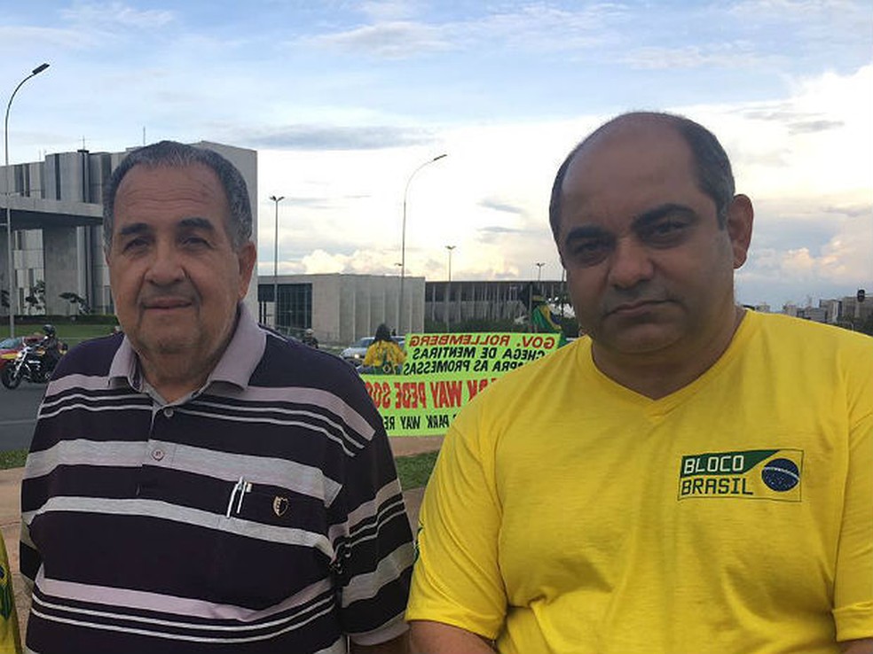 Winston Lima (de amarelo) durante manifestação na Esplanada dos Ministérios, em 2016 — Foto: Luiza Garonce/G1