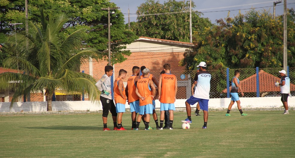 Com 27 jogadores no seu elenco, CSP se prepara para a estreia contra o Sousa (Foto: Cisco Nobre/GloboEsporte.com)
