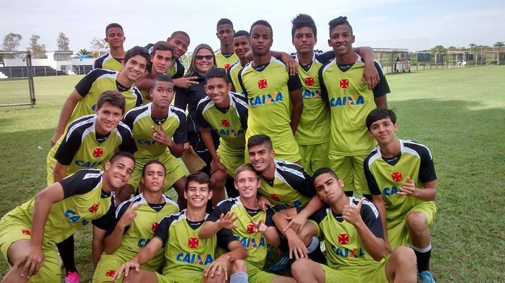 Mateus Vital e Andrey ao lado de atletas como Ricardo, Cosendey, Caio Monteiro, Evander, Douglas e Alan (Foto: Arquivo pessoal)