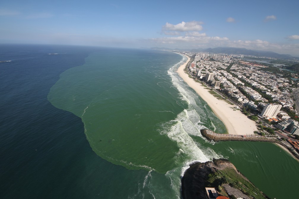 Praia contaminada por cianobactérias â€” Foto: Mário Moscatelli/ Projeto Olho Verde