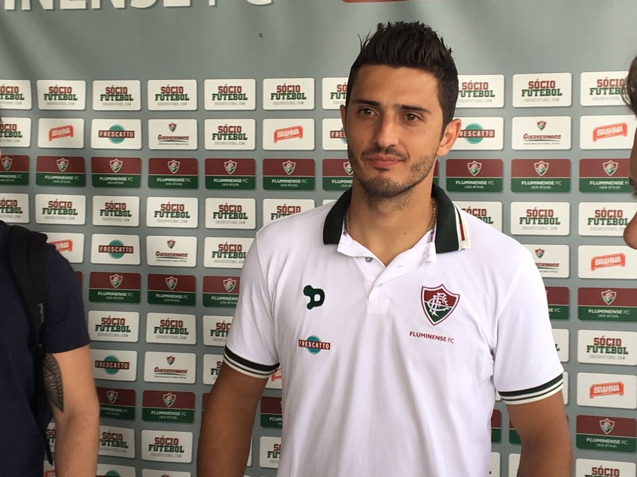 AtlÃ©tico-PR anuncia a contrataÃ§Ã£o do meia Marquinho, ex-Fluminense