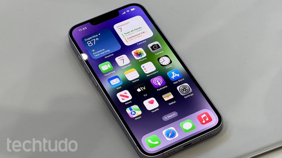 iPhone 14 conta com o iOS 16 — Foto: Thássius Veloso/TechTudo