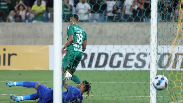 Elton marca os gols do Cuiabá na Sul-Americana