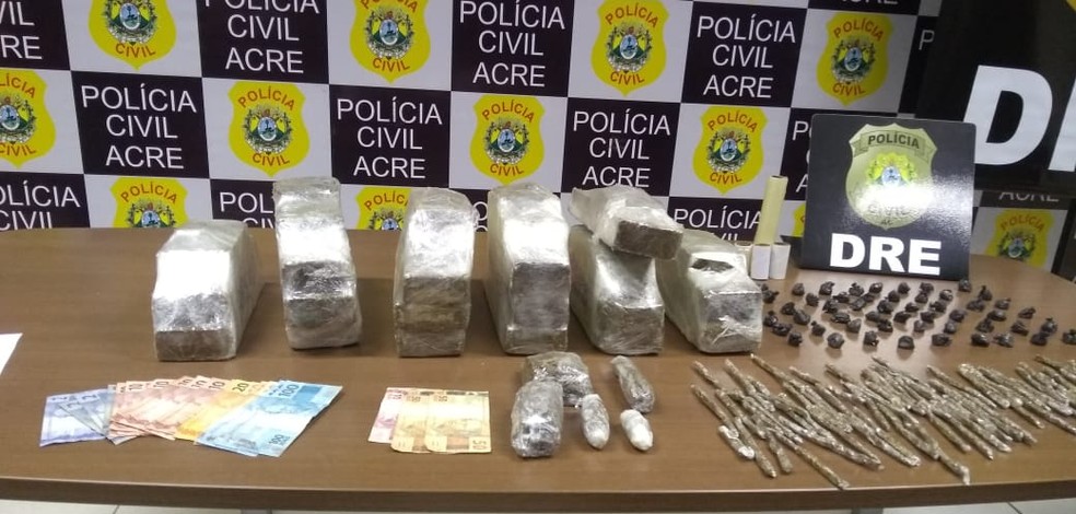 Polícia apreende mais de 17 quilos de maconha — Foto: Alcinete Gadelha