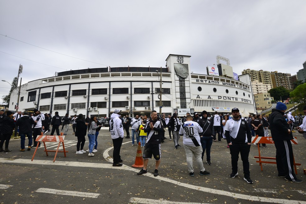 Estádio Moisés Lucarelli está penhorado pela Justiça  — Foto: Júlio César Costa