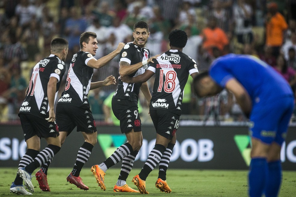 Vasco abriu o placar com Pedro Raul (9) em menos de um minuto de jogo — Foto: Daniel RAMALHO/VASCO