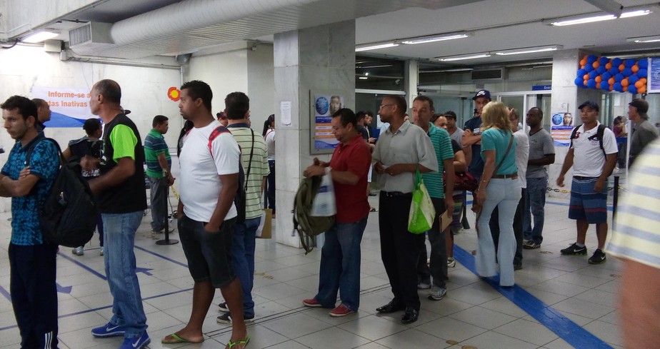 Aluguel, atraso em contas e dívida com cartão motivam 