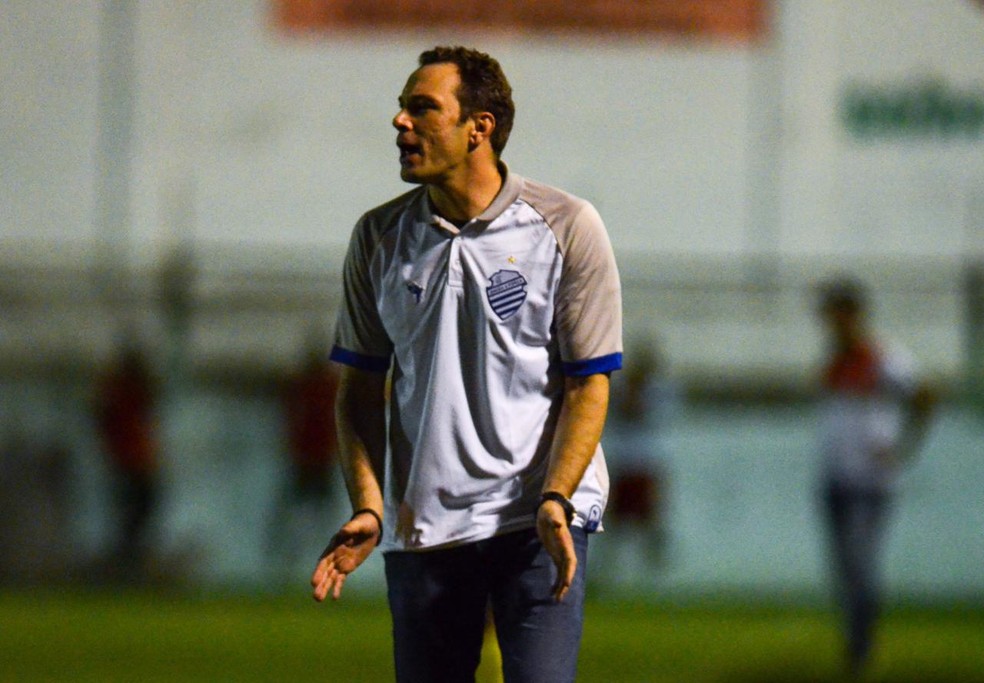 Bruno Pivetti, técnico do CSA — Foto: Augusto Oliveira/Ascom CSA