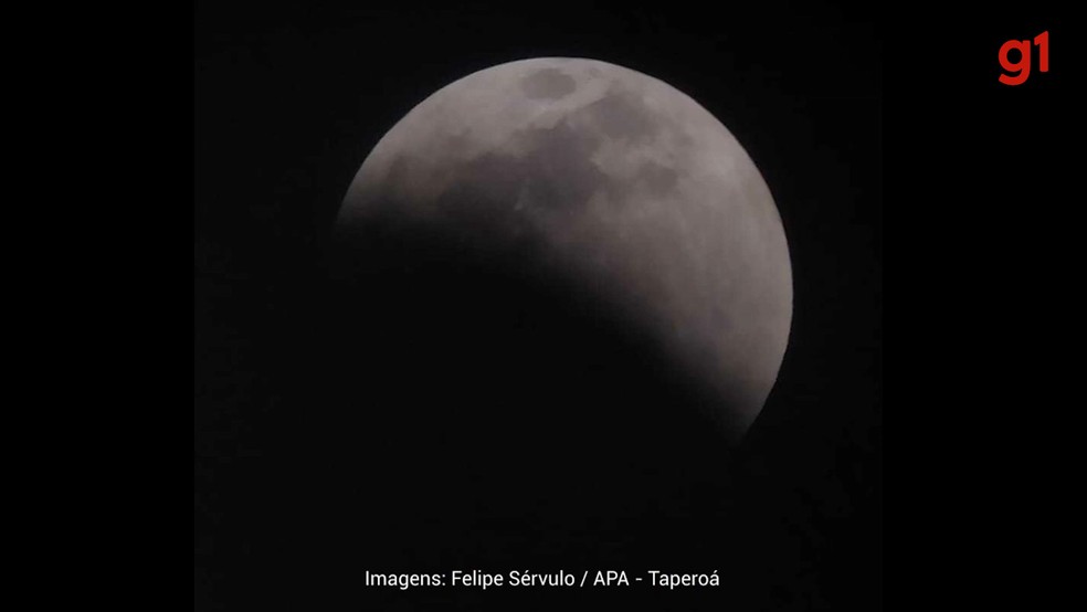 Registro do Eclipse Lunar feito na madrugada desta segunda-feira (16), em Taperoá, na região de Campina Grande — Foto: Felipe Sérvulo/Arquivo pessoal