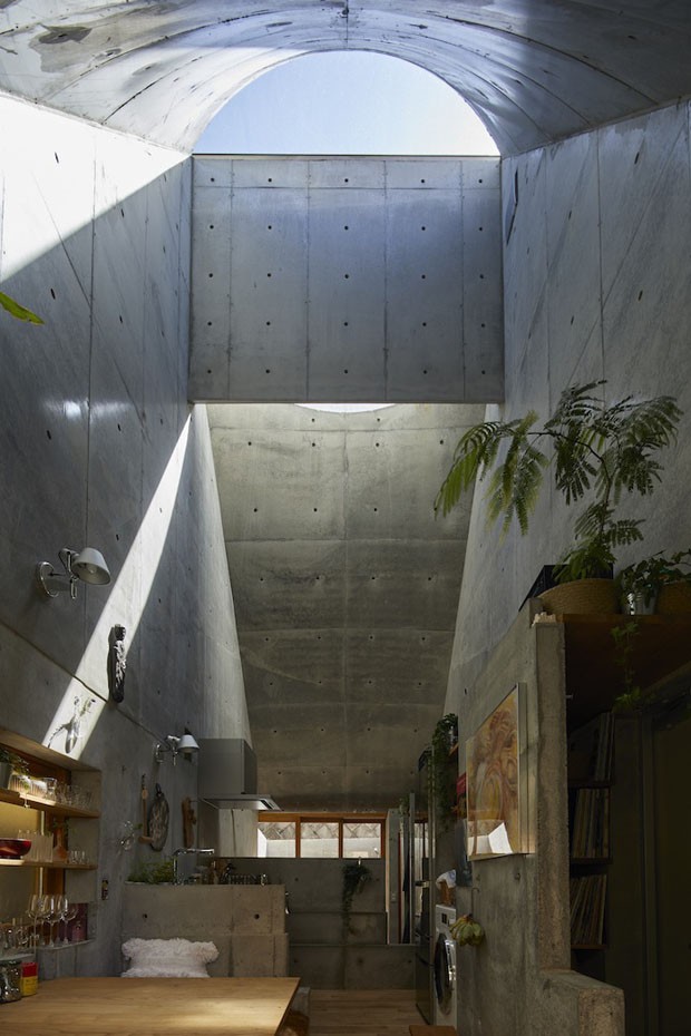 Casa de 19 m² em Tóquio aproveita todos os espaços (Foto: Gavriil Papadiotis)