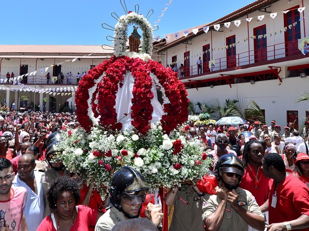 Resultado de imagem para homenagens a santa barbara