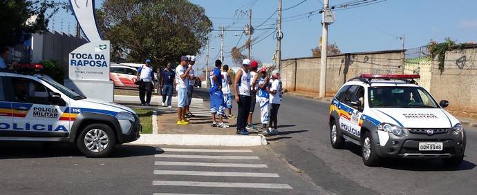 Apesar da promessa de manifestação, clima é tranquilo na porta da Toca II