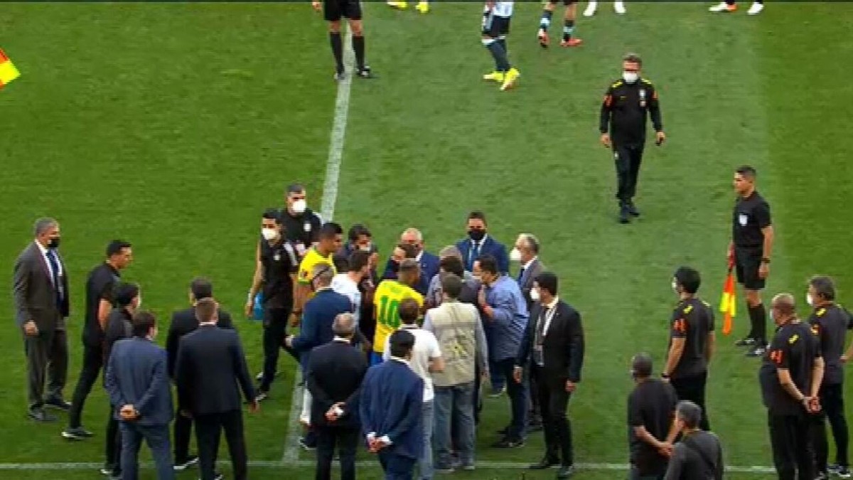 'O que tem origem na mentira não pode ter final bom', diz diretor da Anvisa sobre confusão no jogo entre Brasil e Argentina