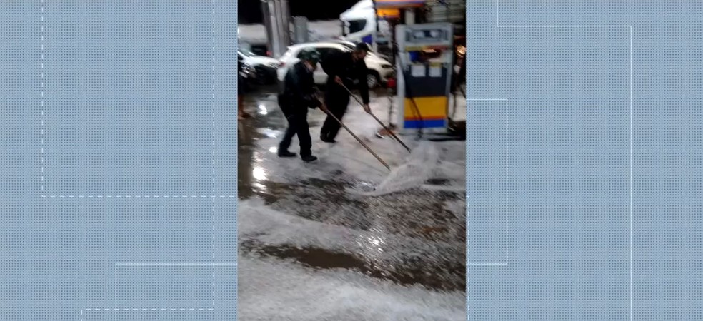 Queda de granizo em São Cristóvão do Sul, na Serra catarinense — Foto: Reprodução NSC/TV