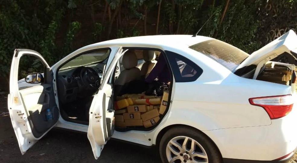 Polícia Rodoviária de Araraquara prende carro com meia tonelada de maconha (Foto: A Cidade ON/Araraquara)