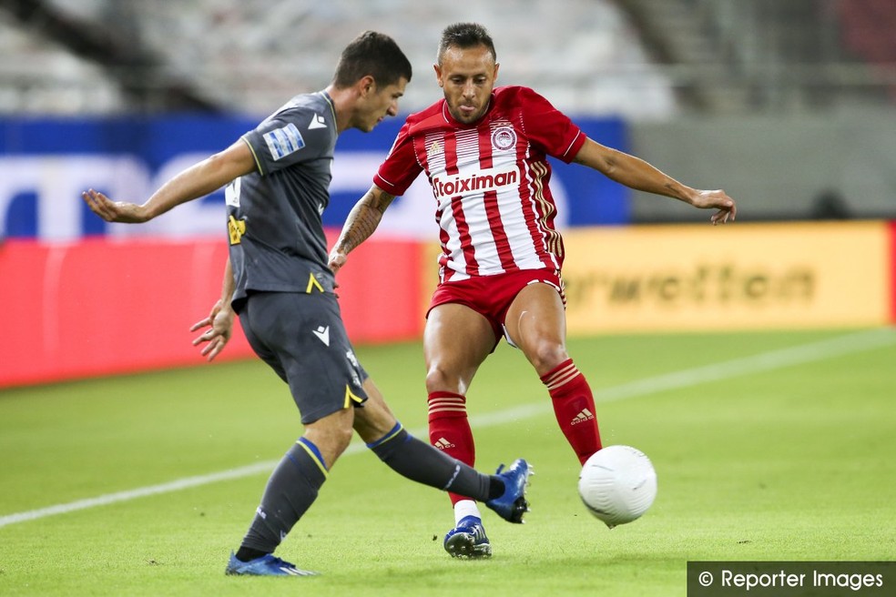 Rafinha em a&ccedil;&atilde;o pelo Olympiacos &mdash; Foto: Reprodu&ccedil;&atilde;o