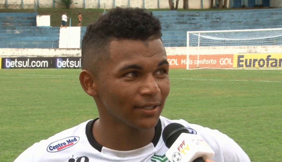 Depois de vencer o Atlético-MG na Copinha, lateral dá entrevista hilária: 