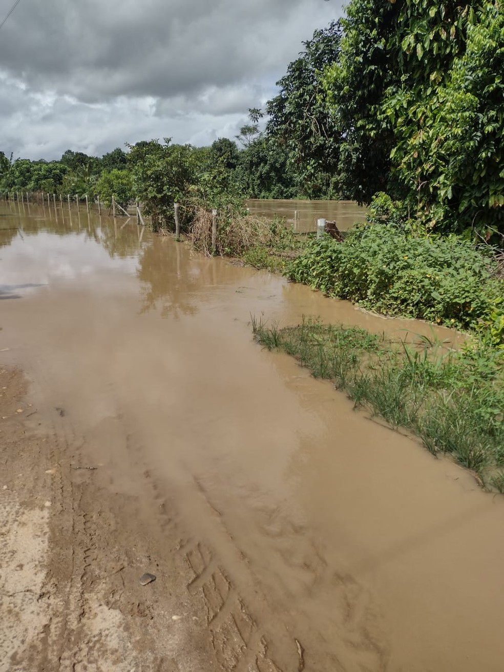 Chuva causou inundação na comunidade de Marubaí, em Cachoeiras de Macacu — Foto: Divulgação Defesa Civil