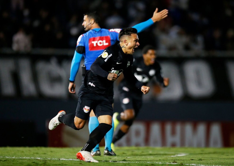 Artilheiro do time na temporada 2021, com 21 gols, Artur é uma das principais armas do Bragantino — Foto: Ari Ferreira/Red Bull Bragantino