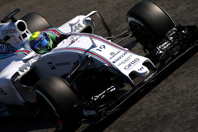 Felipe Massa acelera a Williams na pista de Monza, durante o treino classificatório deste sábado (Foto: Getty Images)