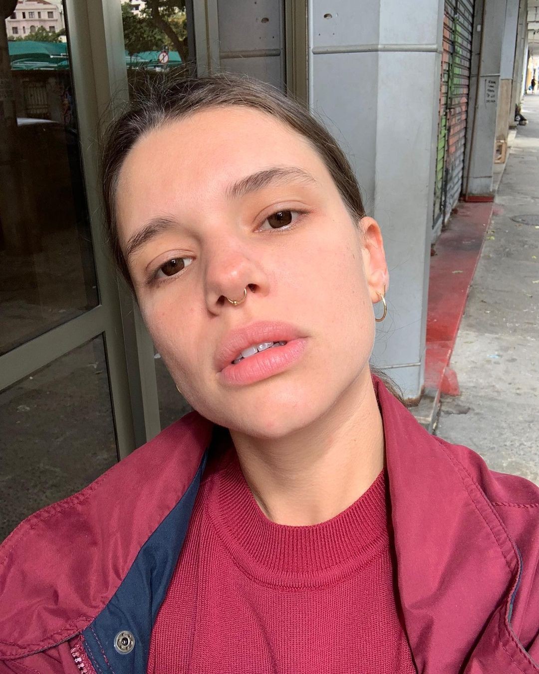 Bruna Linzmeyer intrigou seguidores ao compartilhar clique em que aparece de olho castanho (Foto: Reprodução/Instagram)