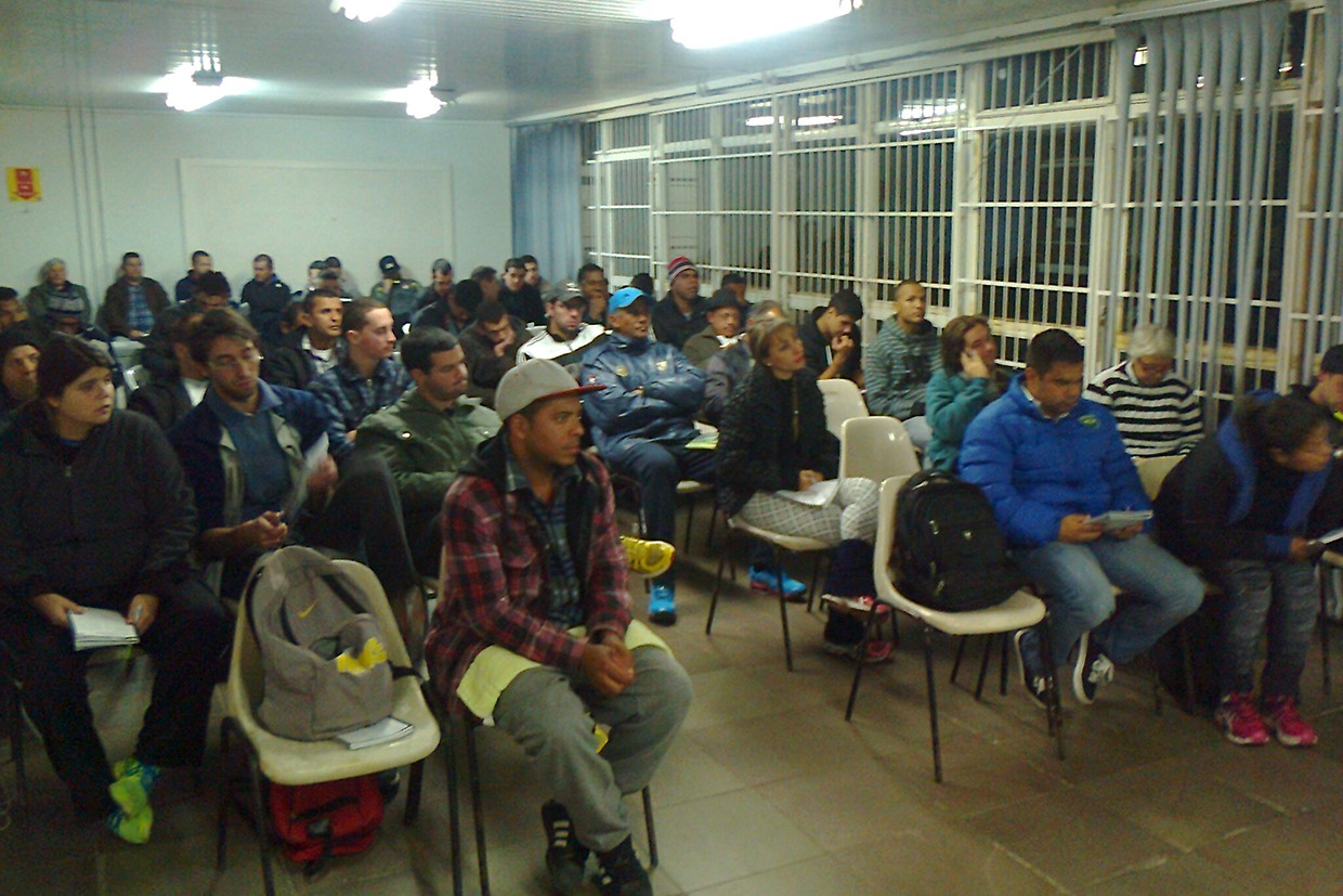 Curso gratuito oferece formação para arbitragem comunitária de futebol em Porto Alegre